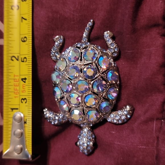 Beautiful Turtle Brooch - Picture 3 of 4
